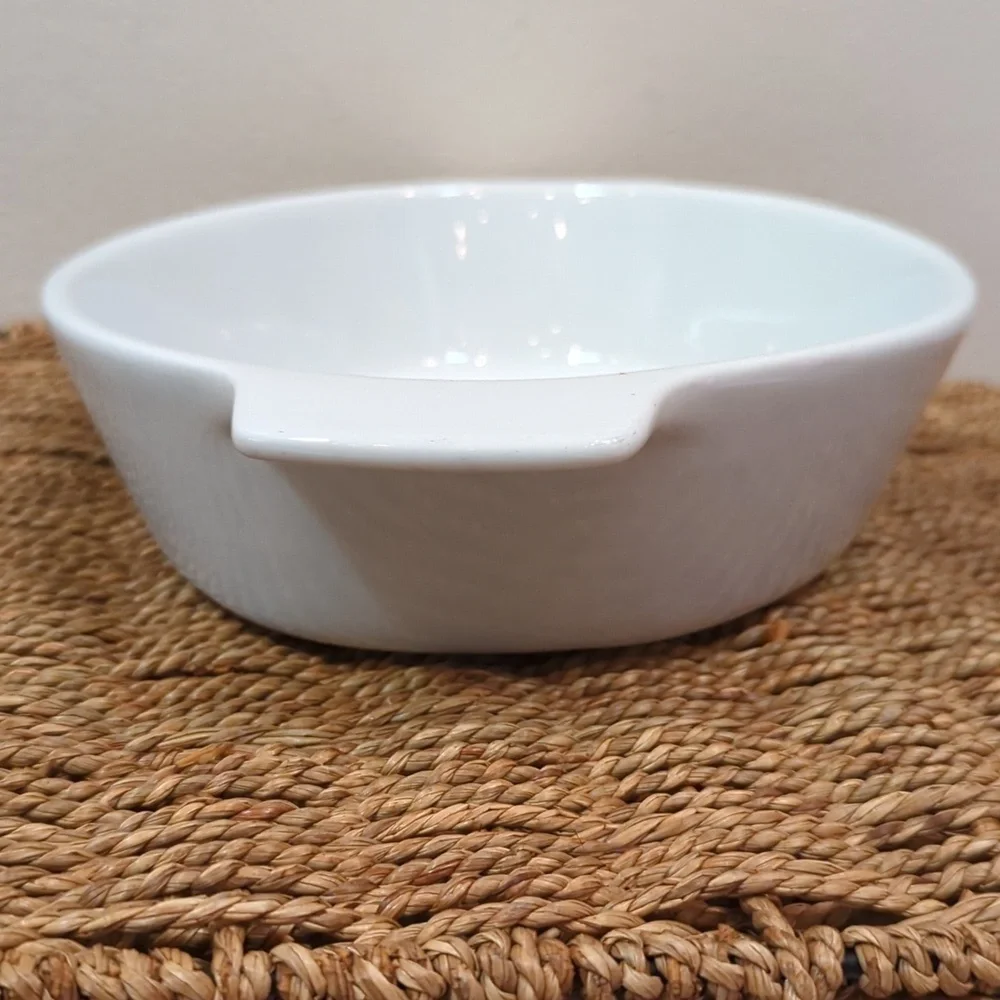 Oneida B-15 Buffalo Bright White 1 1/2 qt. Casserole Dish